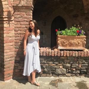 Meet your Posher, Laura